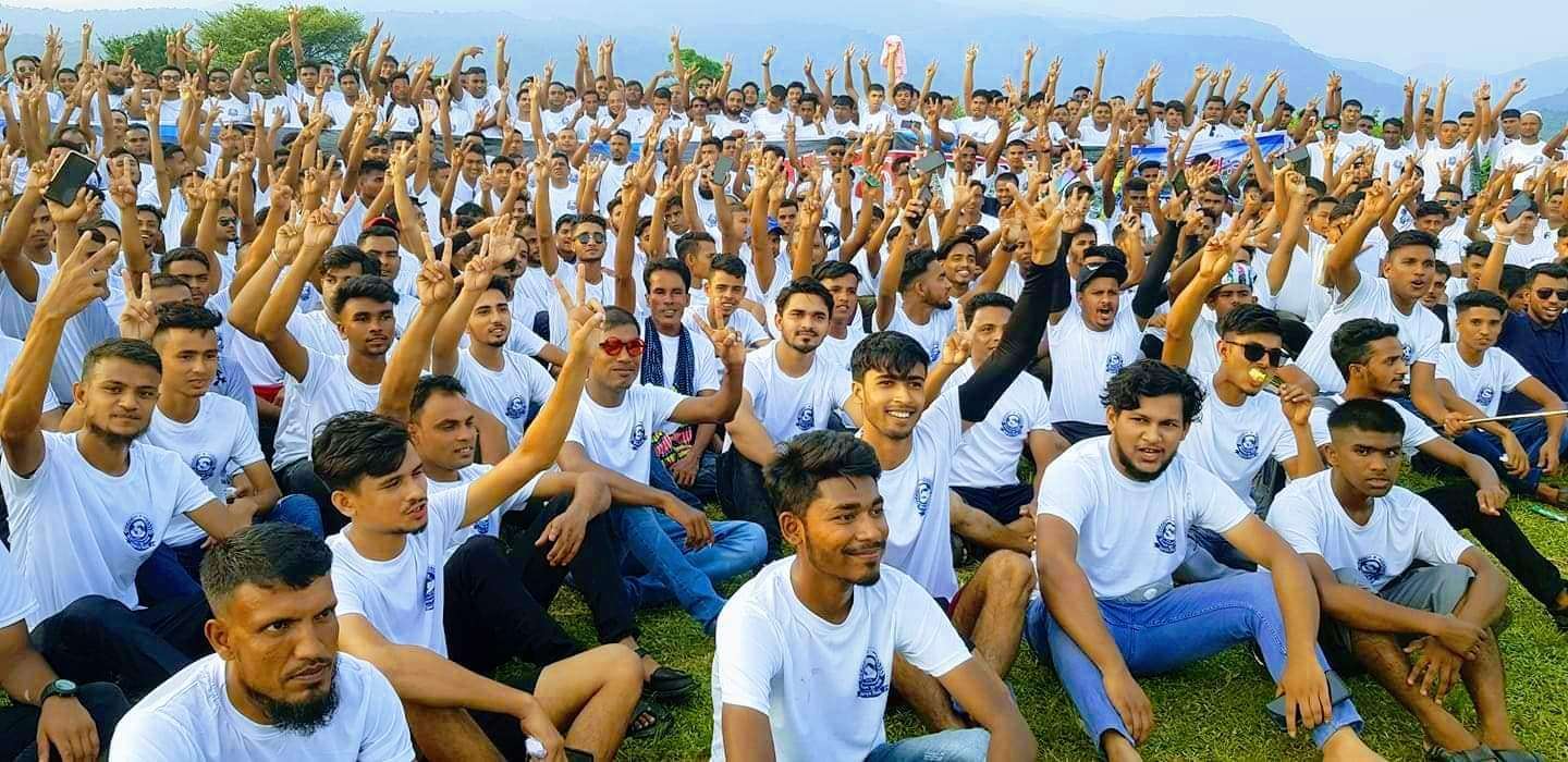 সাদা পাথর আনন্দ ভ্রমণে চিকনাগুলের ৭ শত যুবক