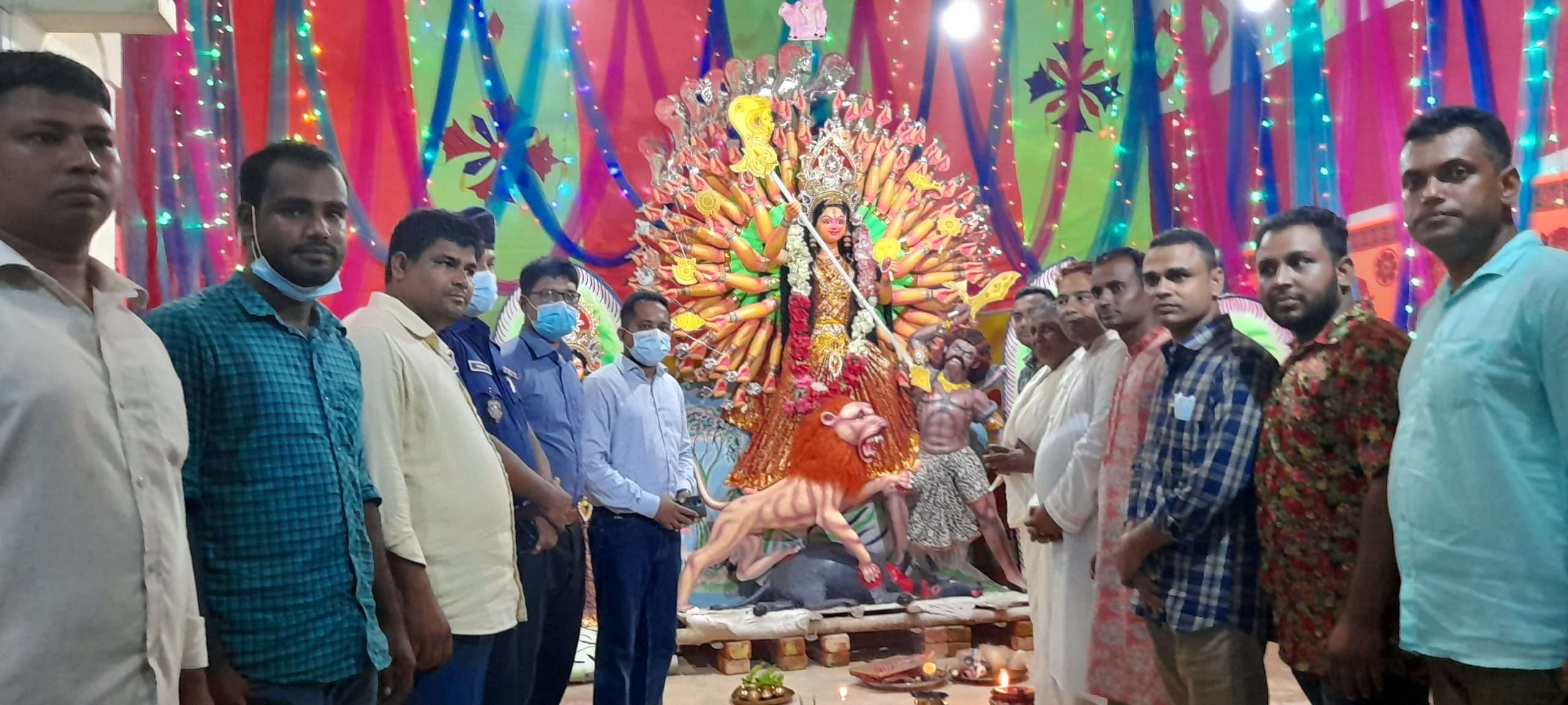 শুক্লপক্ষের ষষ্ঠী তিথিতে পূজা মন্ডপ পরিদর্শনে কোম্পানীগঞ্জের ইউএনও সুমন আচার্য