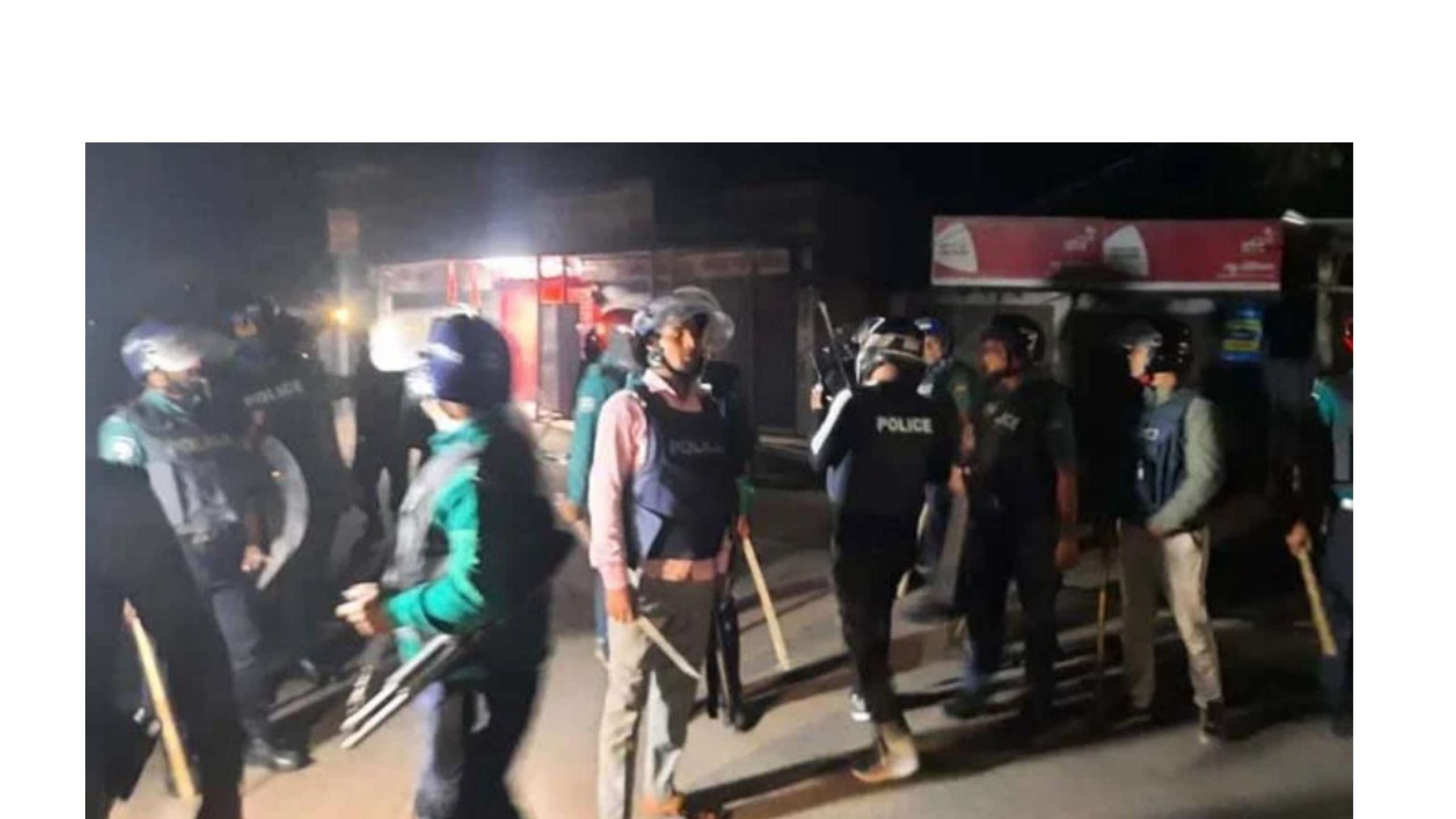 হারাগাছ থানায় হামলা, ৩ শত জনের বিরুদ্ধে মামলা