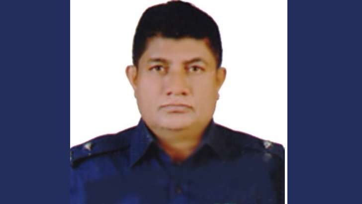 প্রদিপের সামনে শুধু অন্ধকারে