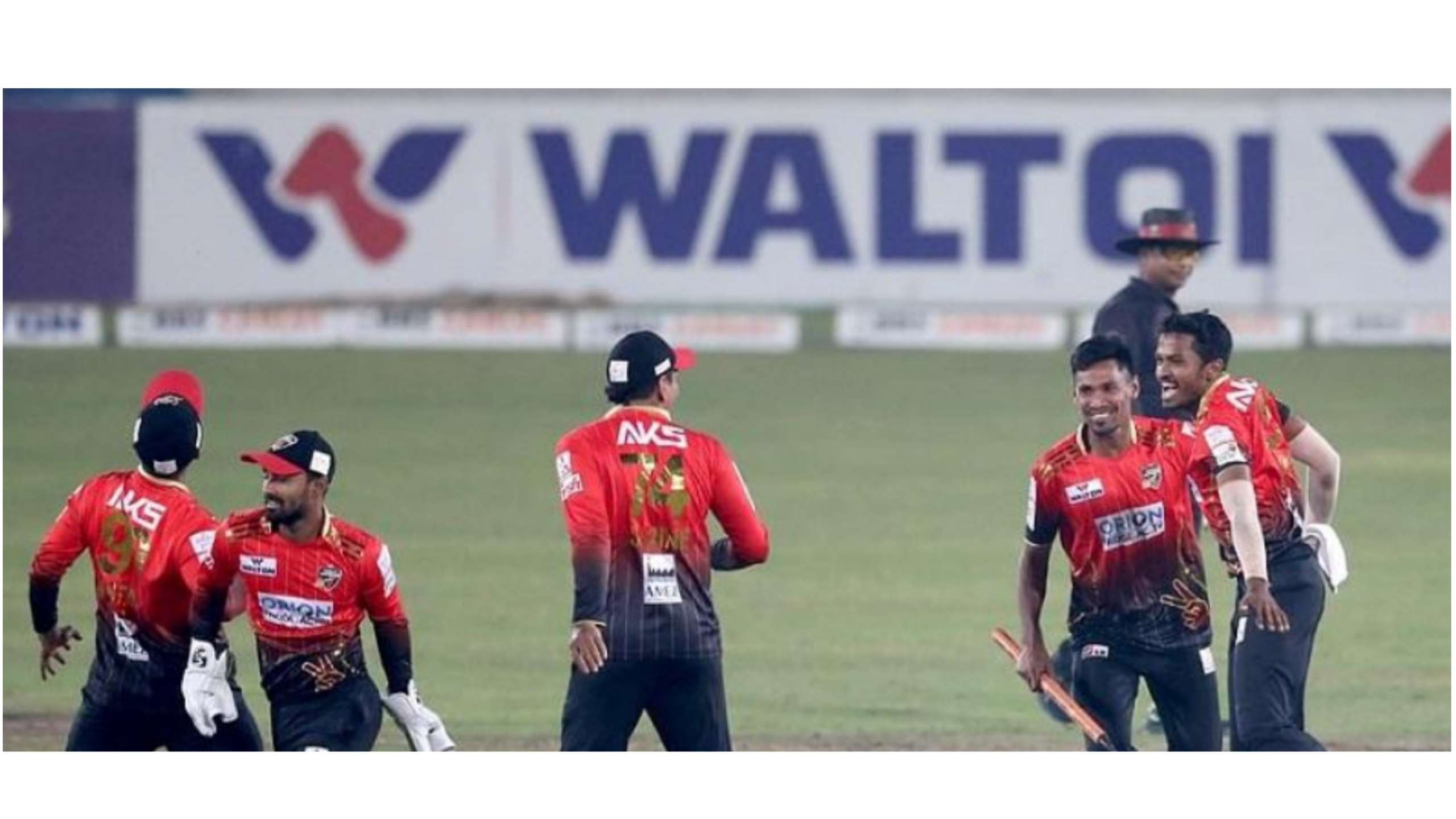 বিপিএলে তৃতীয়বারের মতো চ্যাম্পিয়নস ট্রফি জিতলো কুমিল্লা ভিক্টোরিয়ান্স