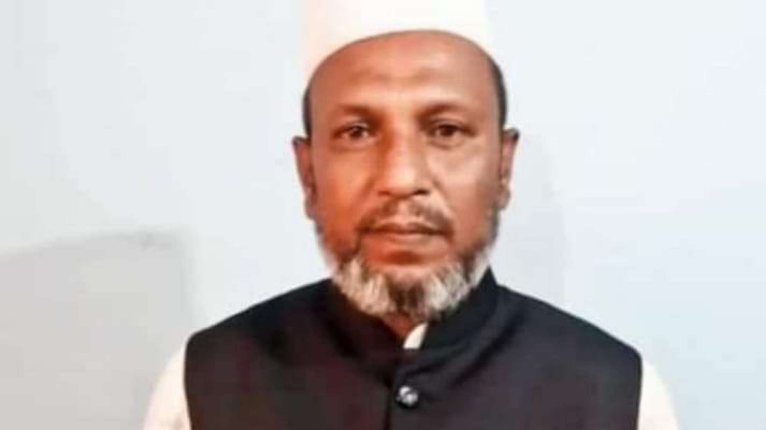 সরকারি নিষেধ অমান্য করে একাদশ শ্রেনীতে তালাবদ্ধ: অধ্যক্ষকে শোকজ নোটিস