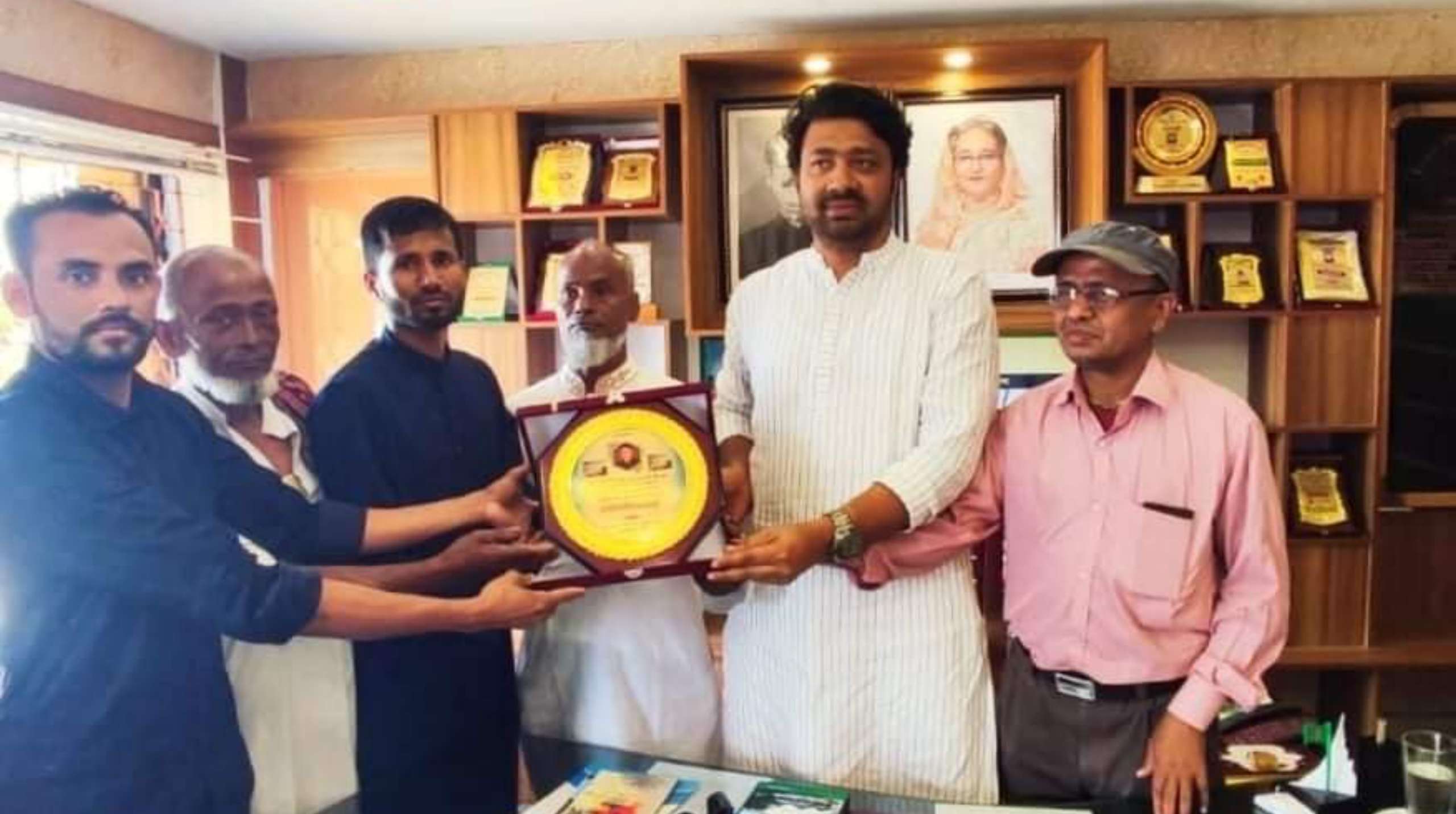 দোয়ারাবাজার উপজেলা চেয়ারম্যান-মাইজভাণ্ডারী গাউসিয়া হক কমিটির মতবিনিময়