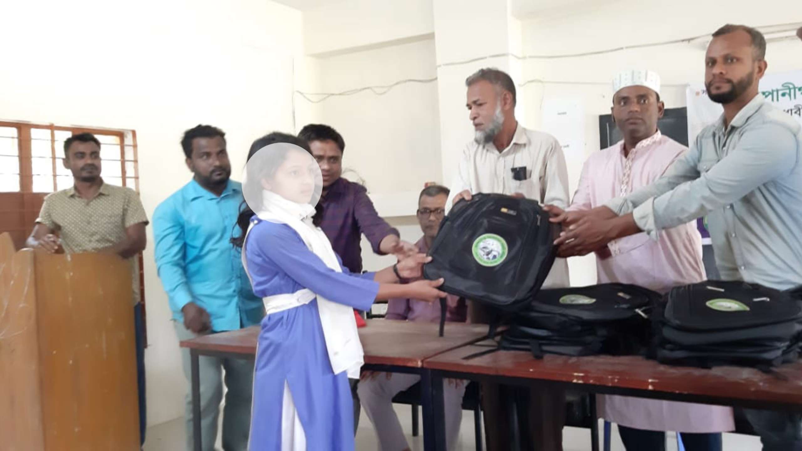 কোম্পানীগঞ্জ সমাজকল্যাণ প্রবাসী পরিষদের শিক্ষা উপকরণ বিতরণ