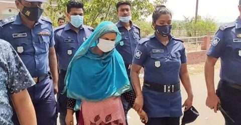 পরকিয়ার জেরে দুই সন্তানকে বিষ মিশানো মিষ্টি খাইয়ে হত্যা