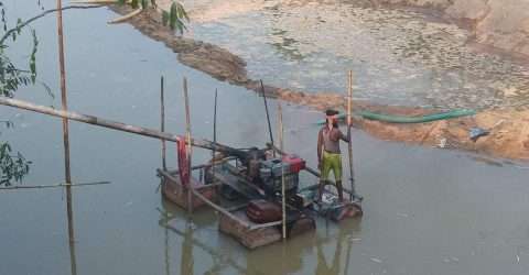 দোয়ারাবাজারে অবৈধ বালু উত্তোলনের মহোৎসব,প্রশাসন নিরব
