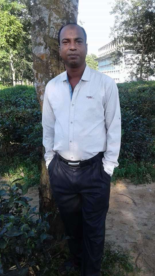 বাড়িতে সাদা পাথর মজুদ বিক্রির অপেক্ষায়