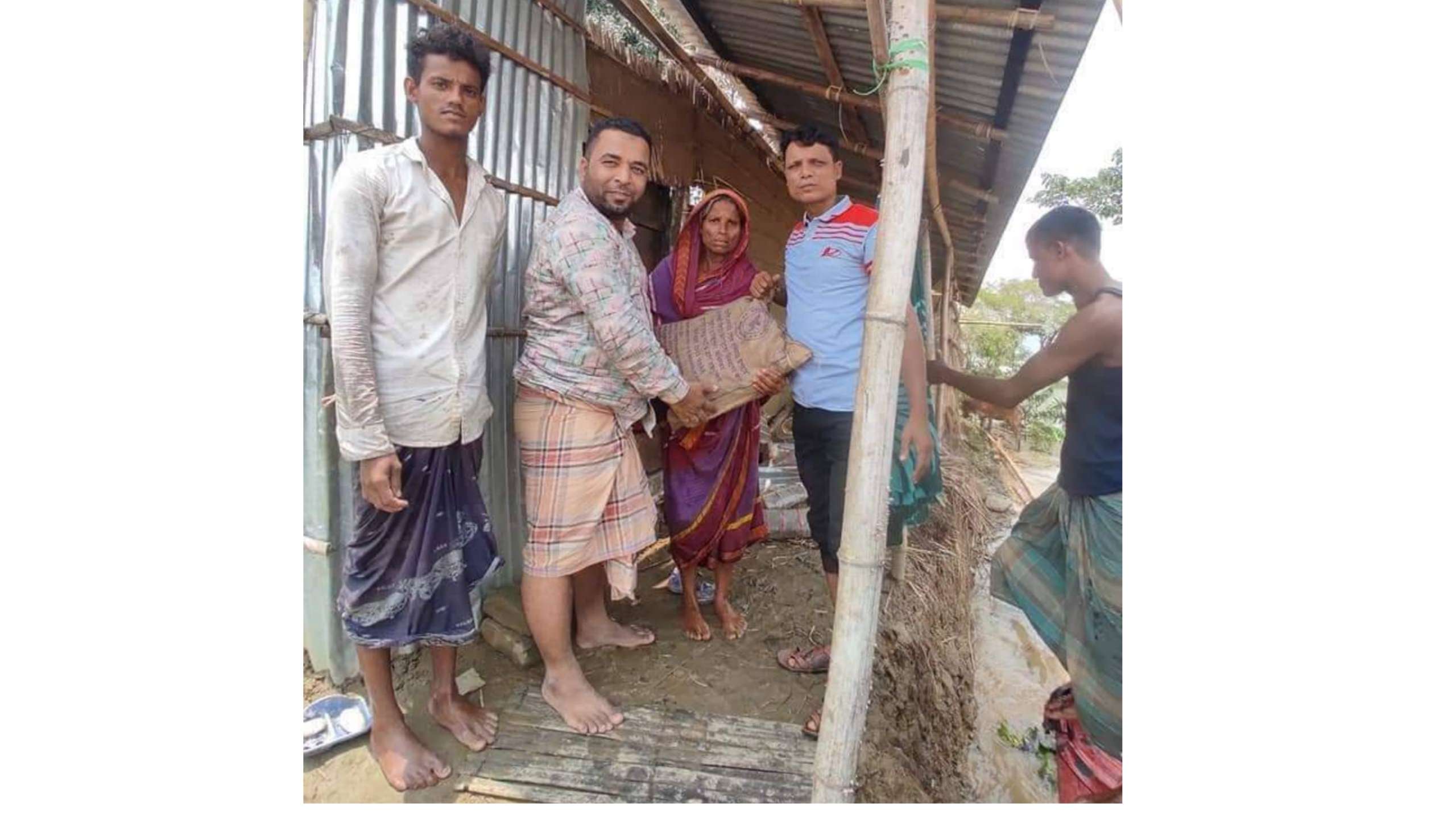 কোম্পানীগঞ্জে ত্রাণ পেলেন ৫৮০০ পরিবার