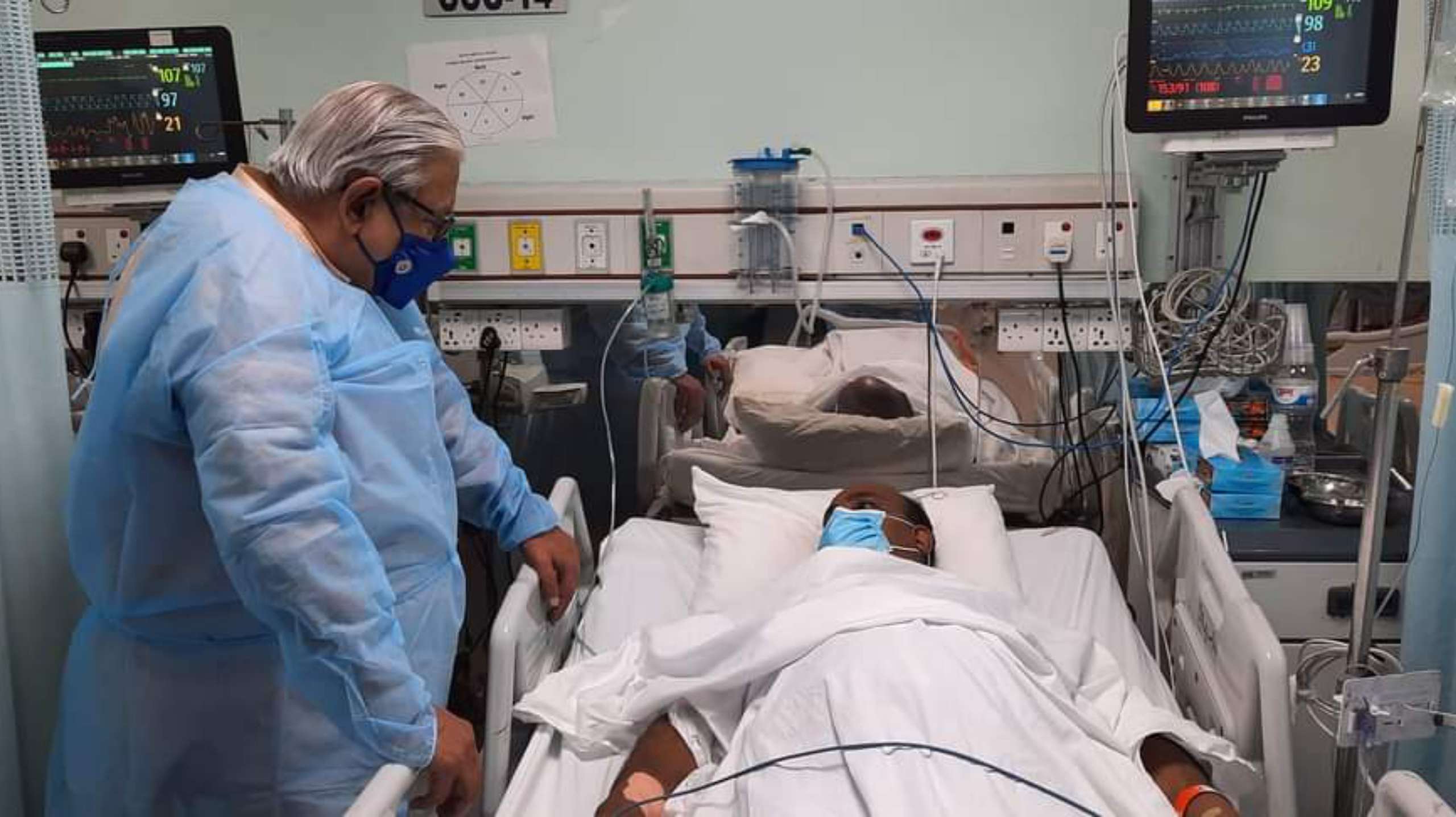 অসুস্থ লিয়াকত আলীকে দেখতে মন্ত্রী ইমরান আহমদ