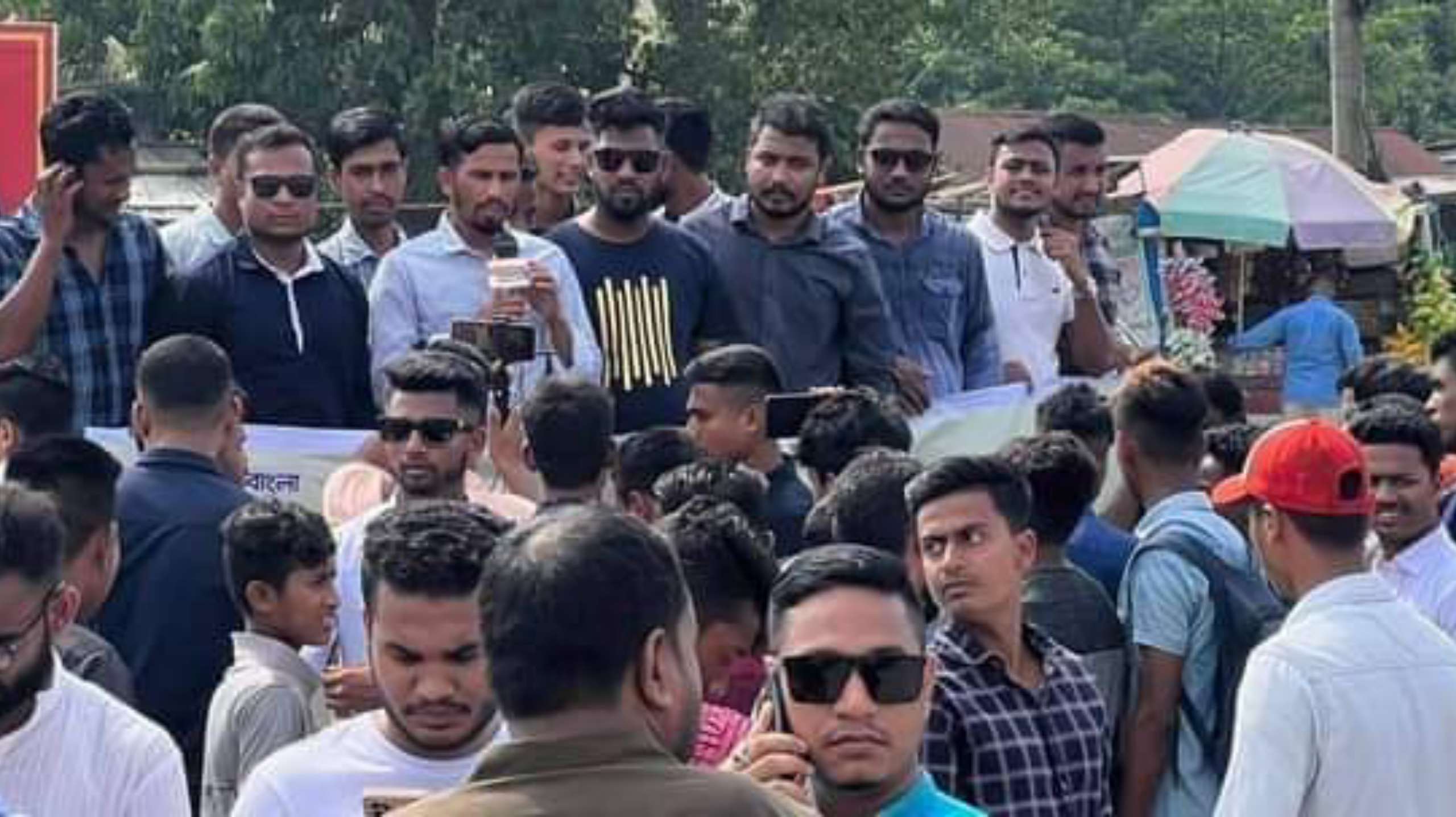 প্রধানমন্ত্রীকে নিয়ে কটুক্তির প্রতিবাদে ছাতকে ছাত্রলীগের বিক্ষোভ