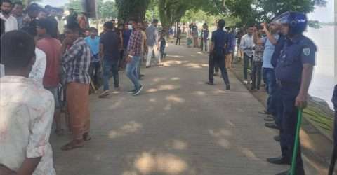 দোয়ারাবাজারে ছাত্রলীগ ও ছাত্রদলের মধ্যে ধাওয়া পাল্টা ধাওয়া টানটান উত্তেজনা বিরাজ করছে