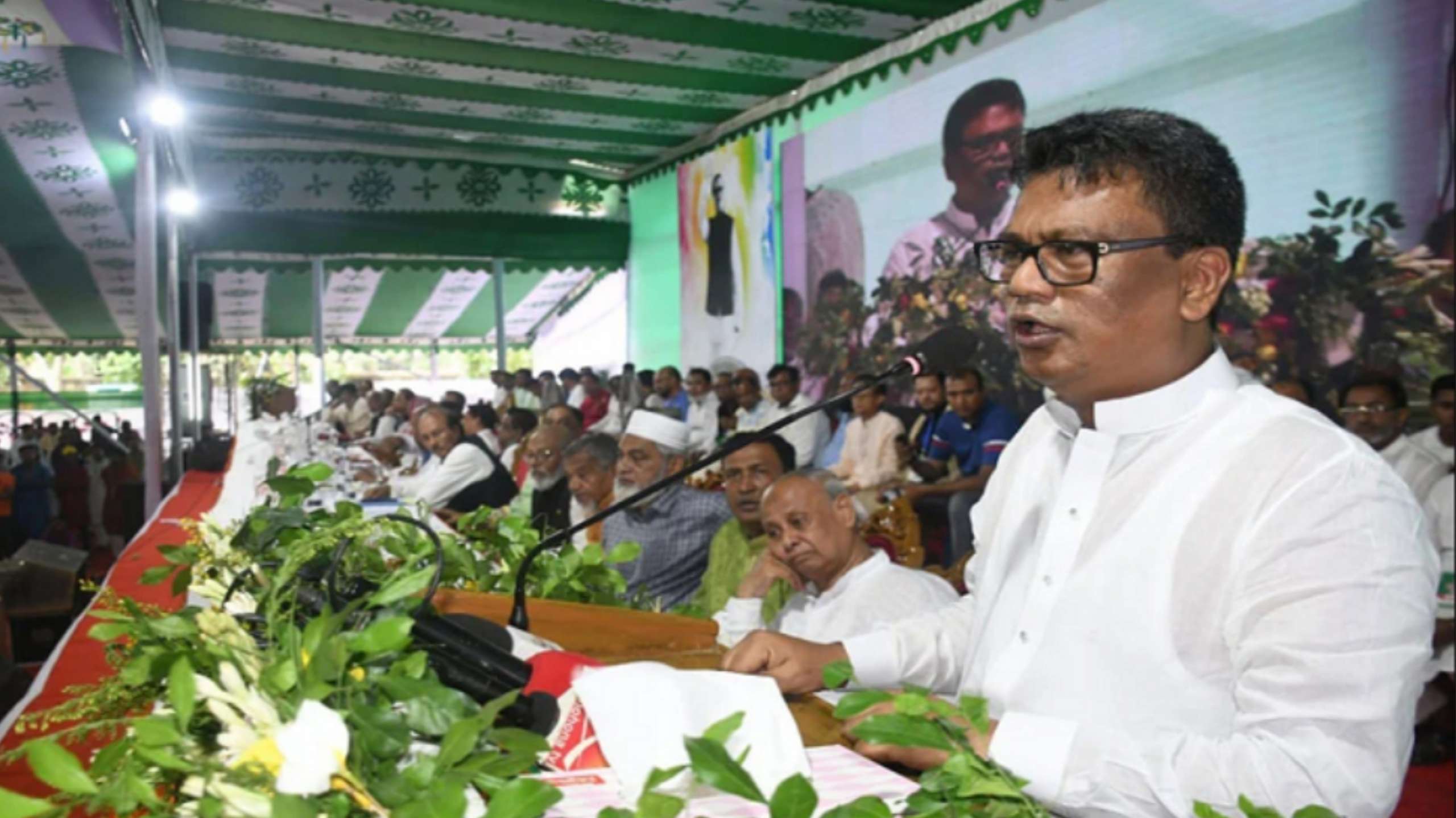 জিয়াউর রহমান অস্ত্র ঠেকিয়ে রাষ্ট্র ক্ষমতা ছিনতাই করেছেন: হুইপ স্বপন