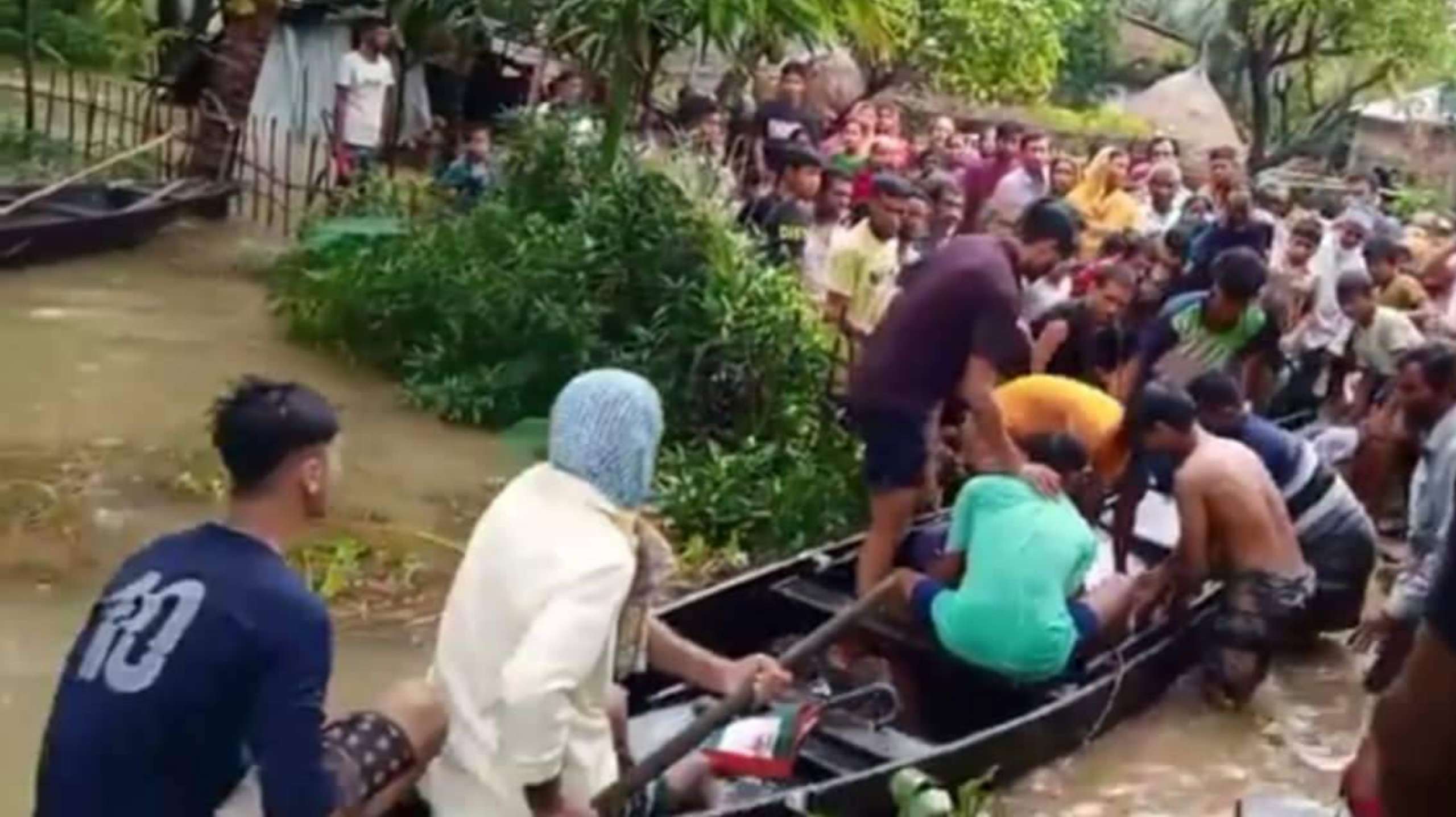 দোয়ারায় নৌকা ডুবে ভাইবোনের সলিল-সমাধি