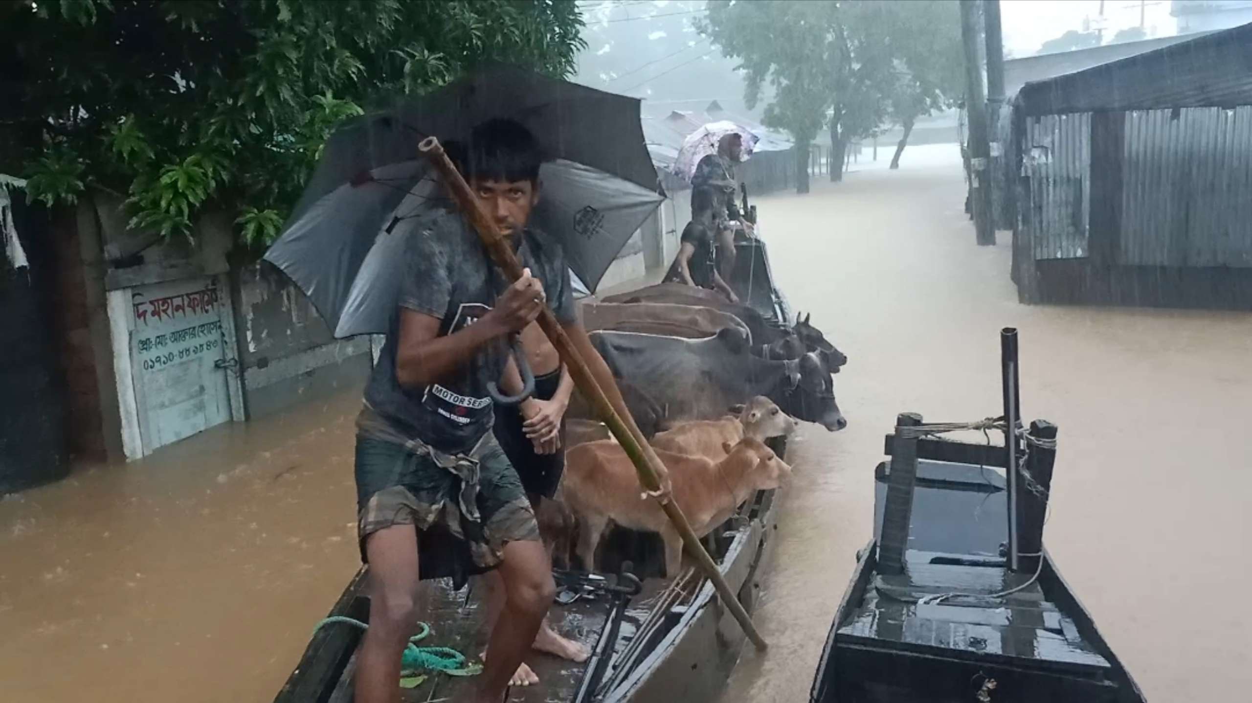 ১২২ বছরের মধ্যে এমন বন্যা আর হয়নি