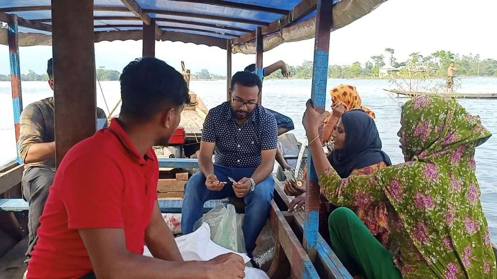 স্বাস্থ্যসেবা নিলে খাবার পেকেট মিলে