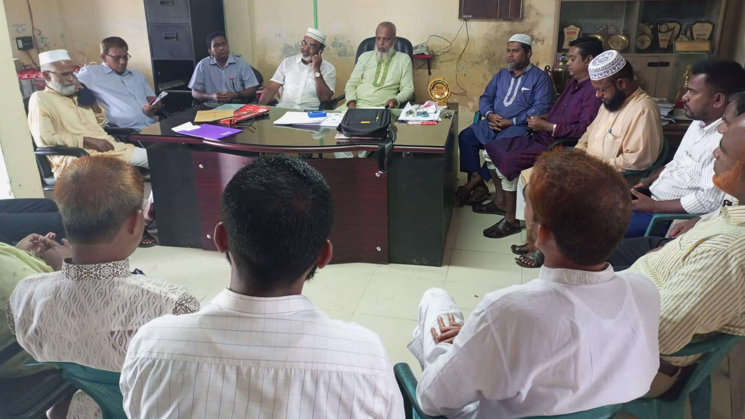 শিক্ষকদের প্রতিবাদ, আগামীকাল মানববন্ধন