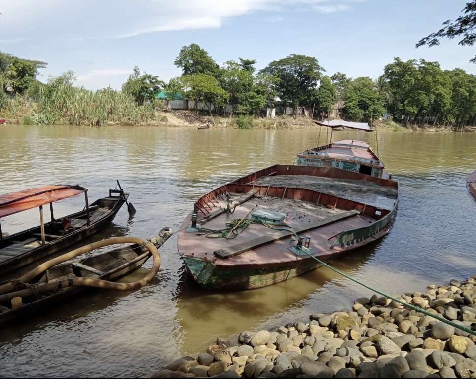 যন্ত্রদানবে ক্ষতবিক্ষত ইসলামগঞ্জ বাজার