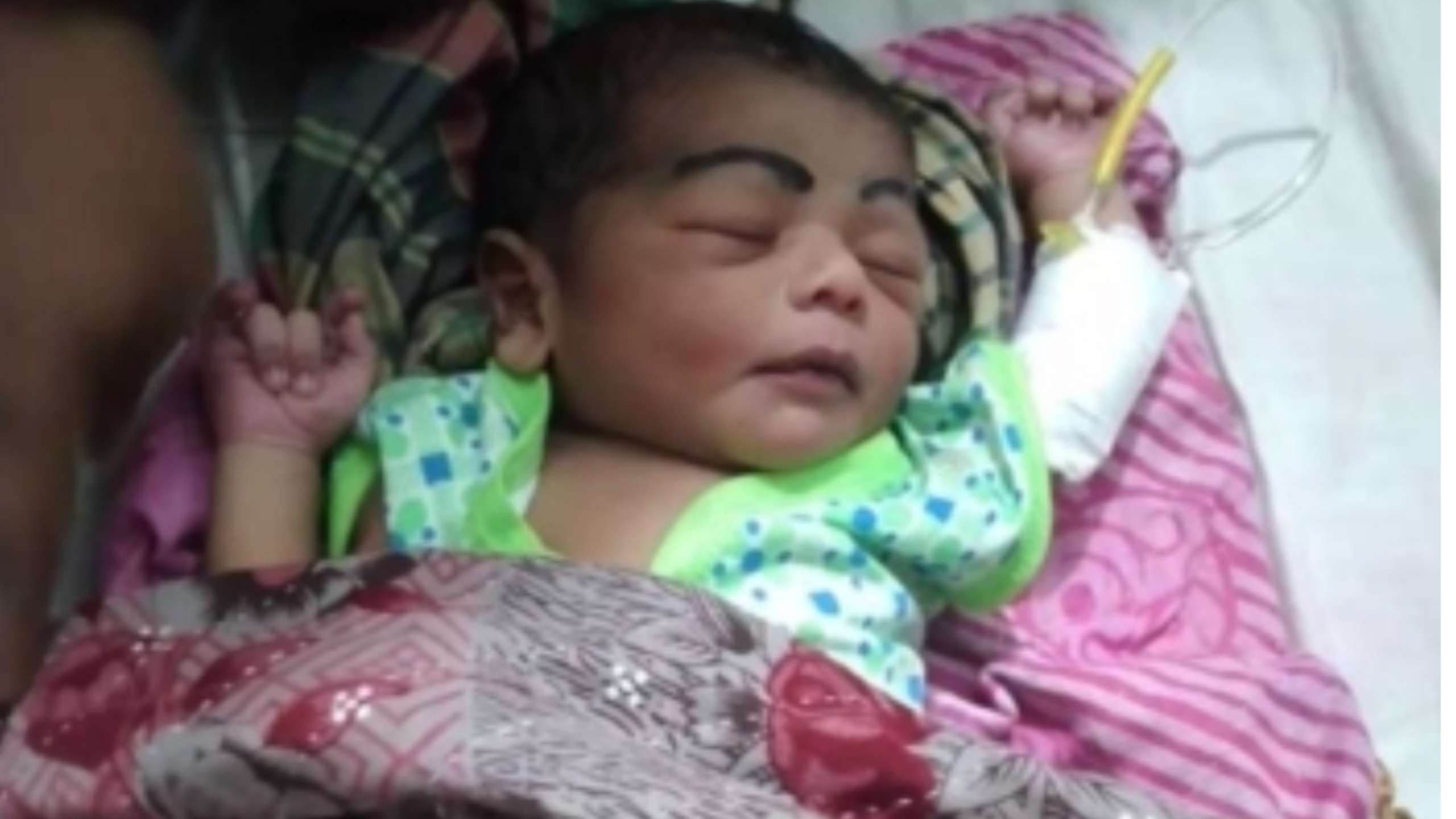 নবজাতক সন্তান রেখে প্রেমিকের হাত ধরে মায়ের নিরুদ্দেশ যাত্রা