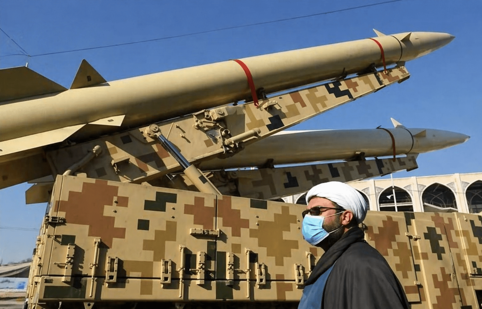 ইরানের বিভিন্ন শহরে নতুন ক্ষেপণাস্ত্র প্রদর্শন