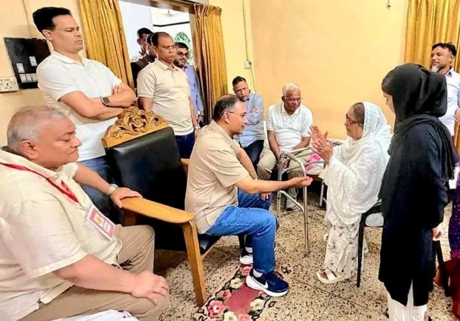 সাবেক সাংসদ খালেদা রাব্বানীর বাসায় প্রধানমন্ত্রী
