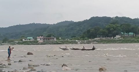 পাহাড়ি ঢলে তলিয়ে গেছে সাদা পাথর, পর্যটন কেন্দ্র বন্ধ ঘোষণা